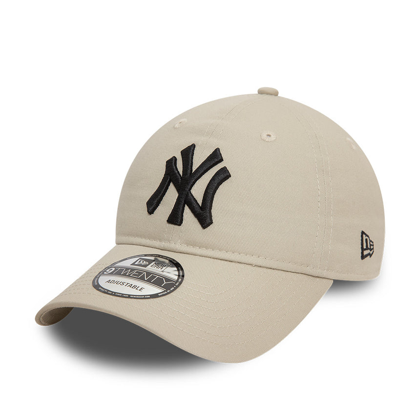 New York Yankees cap, black logo, New Era, 9TWENTY, essential, beige