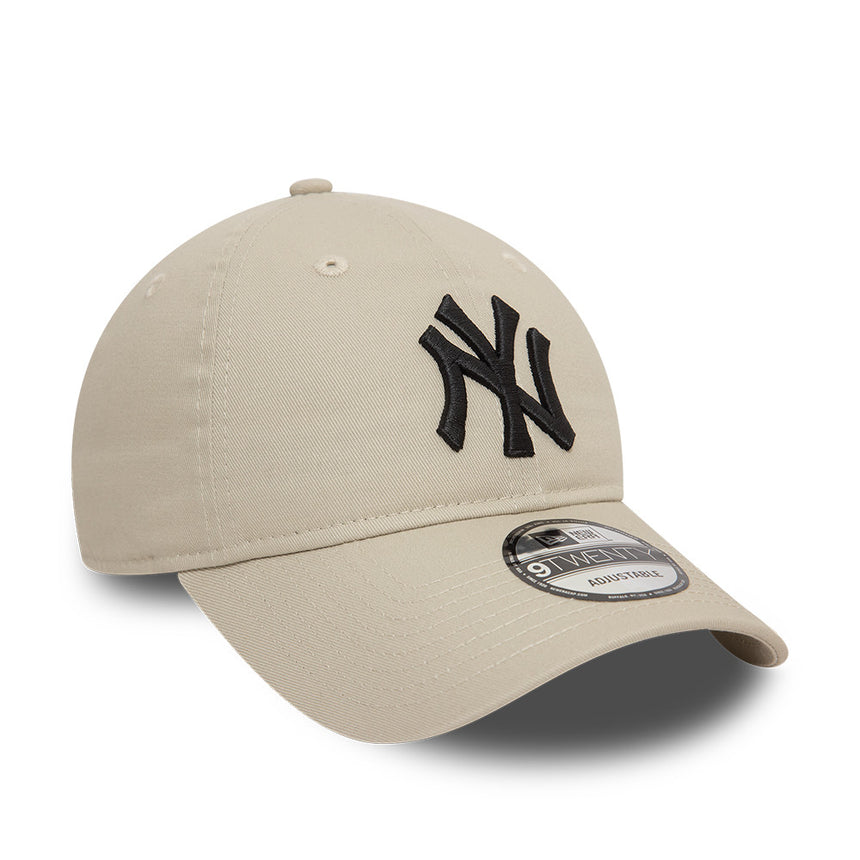 New York Yankees cap, black logo, New Era, 9TWENTY, essential, beige