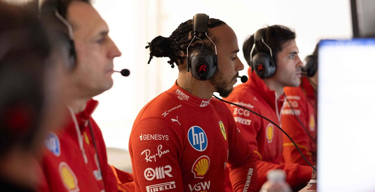 Villeneuve: "Hamilton needs to take control"