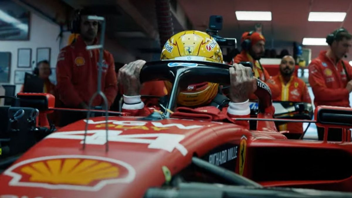 Montoya: "If Hamilton gets a competitive Ferrari, he will be unbeatable!"