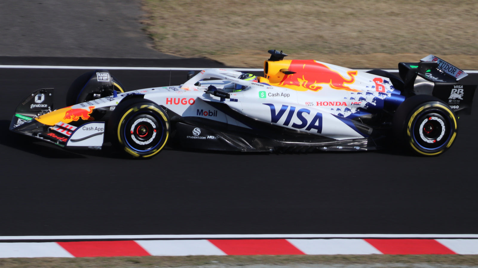 Rising Star Lindblad Teases Racing Bulls’ Stunning 2026 F1 Car!