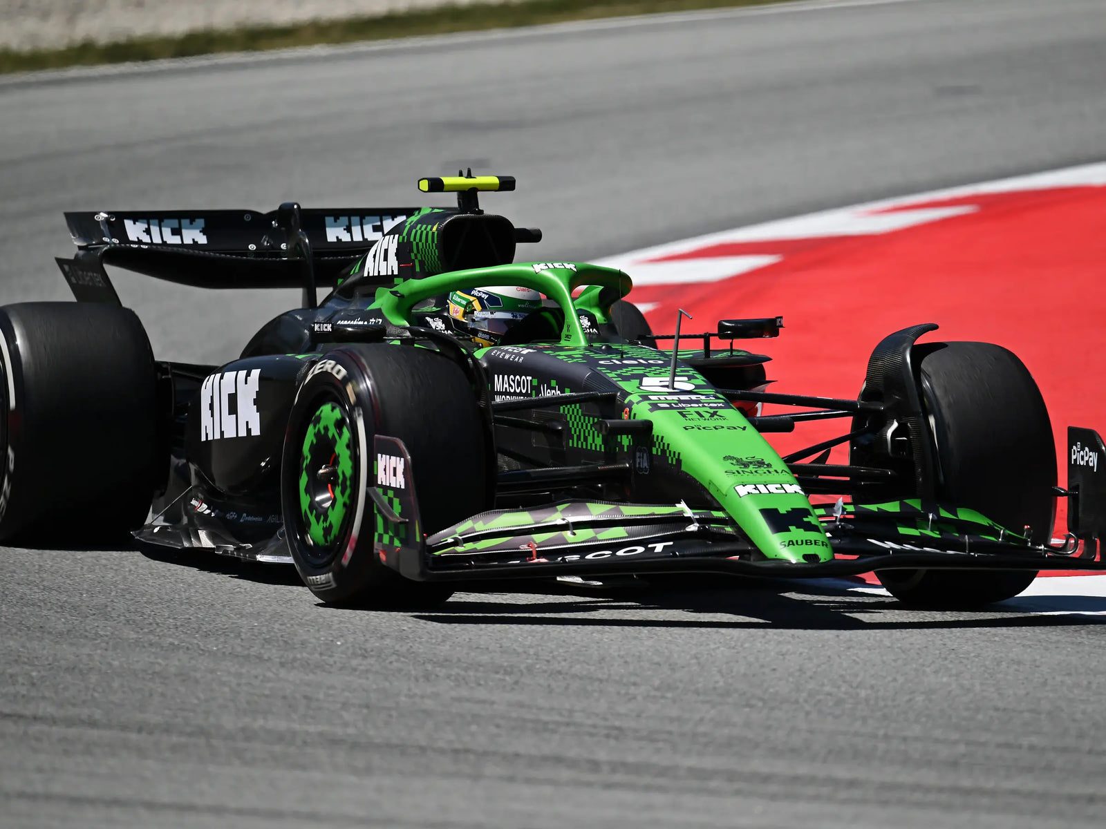 Rising Star Rachel Robertson Joins Puma for F1 Academy 2026!
