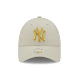 New York Yankees baseball cap, beige