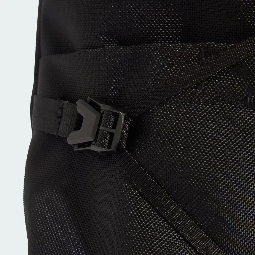 MERCEDES_-_AMG_PETRONAS_FORMULA_1_ENGINEERS_and_MARKETING_BACKPACK_Black_KF1773_42_detail-web-use.webp
